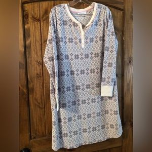 Carole Hochman night shirt